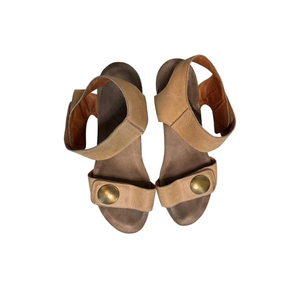 Taos Carousel 3 Tan Leather Wedge Sandals Medallion Boho Womens 40 US 9-9.5